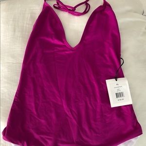 NWT gorgeous swimsuit fully lined. Sanitary liner